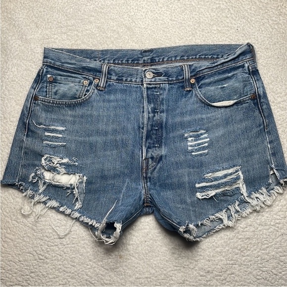 Levis denim Jeans 501 Button Fly Distressed Ripped size 36 Distressed - Picture 9 of 9